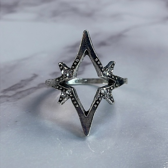 Silver Ring - Picture 3 of 4